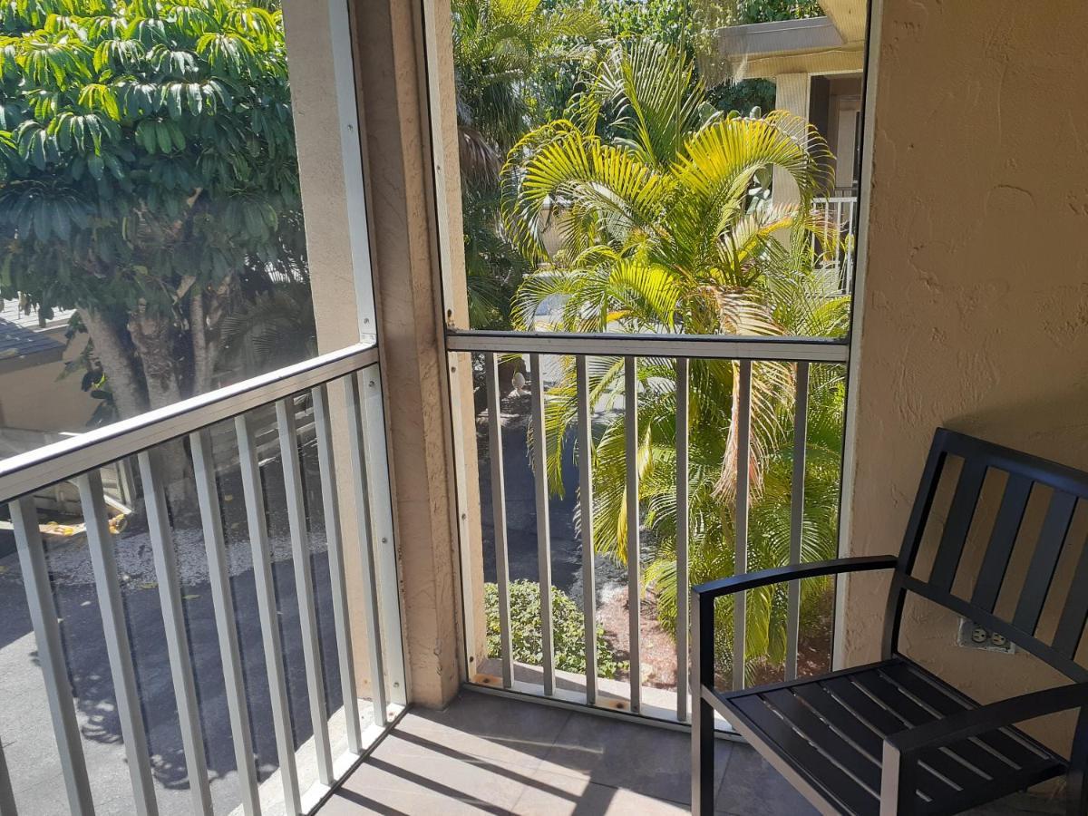 Turtle Crawl Inn - Longboat Key Bagian luar foto