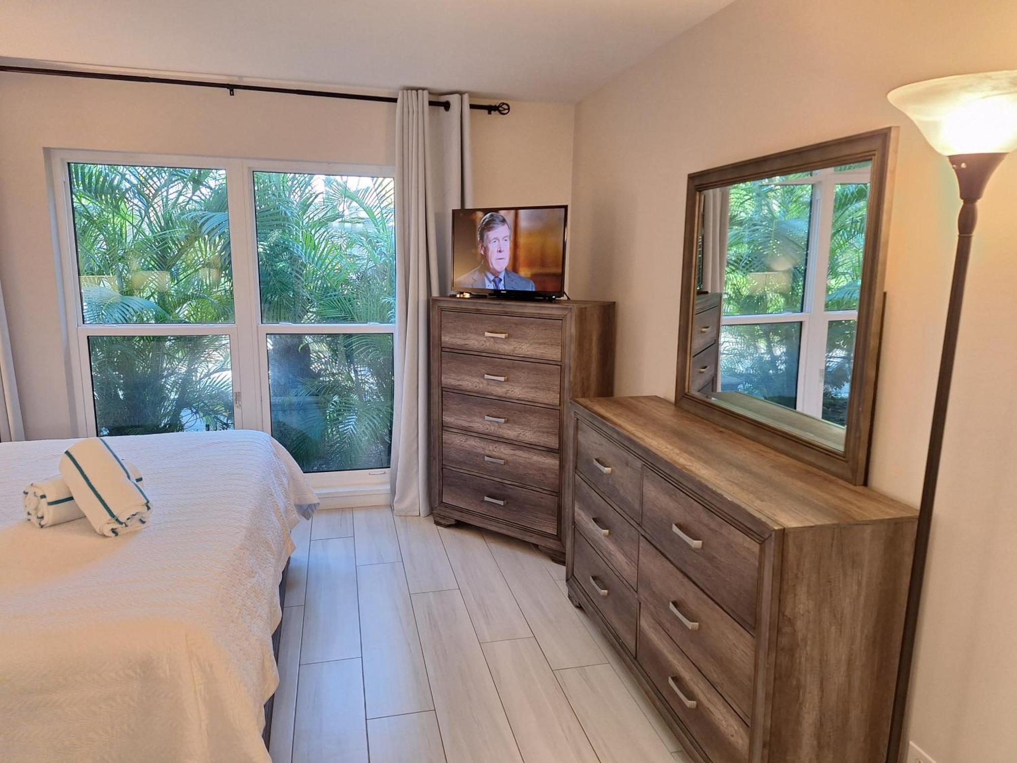 Turtle Crawl Inn - Longboat Key Bagian luar foto